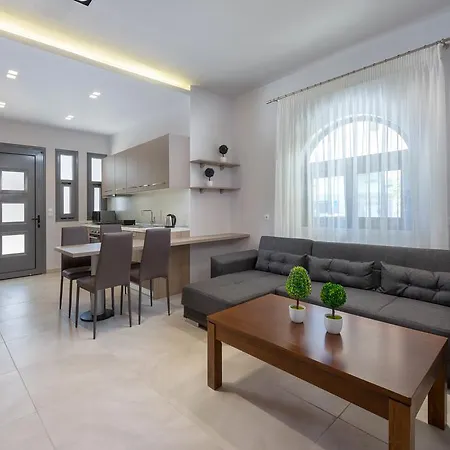 Luxury Lardos